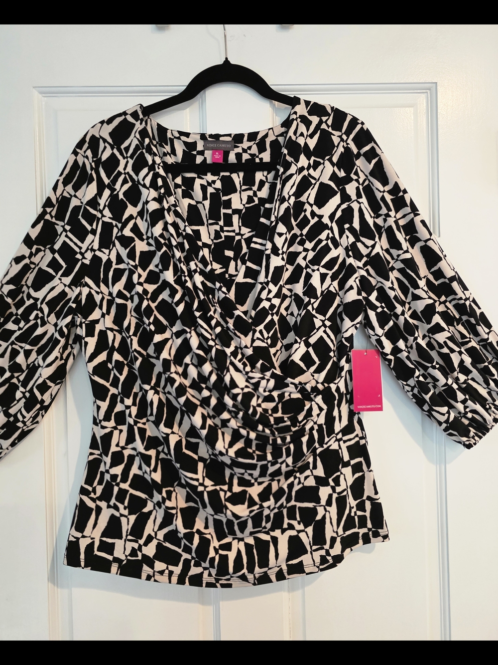 NWT Vince Camuto Black & Cream Geometric Draped V-Neck Blouse